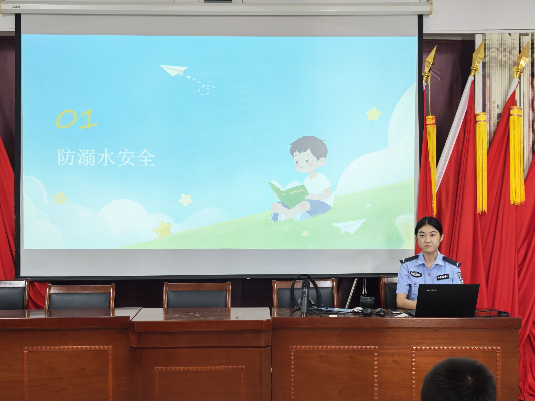 多措并舉筑牢安全防線——河海大學金財水韻實踐團深入開展安全教育系列課程