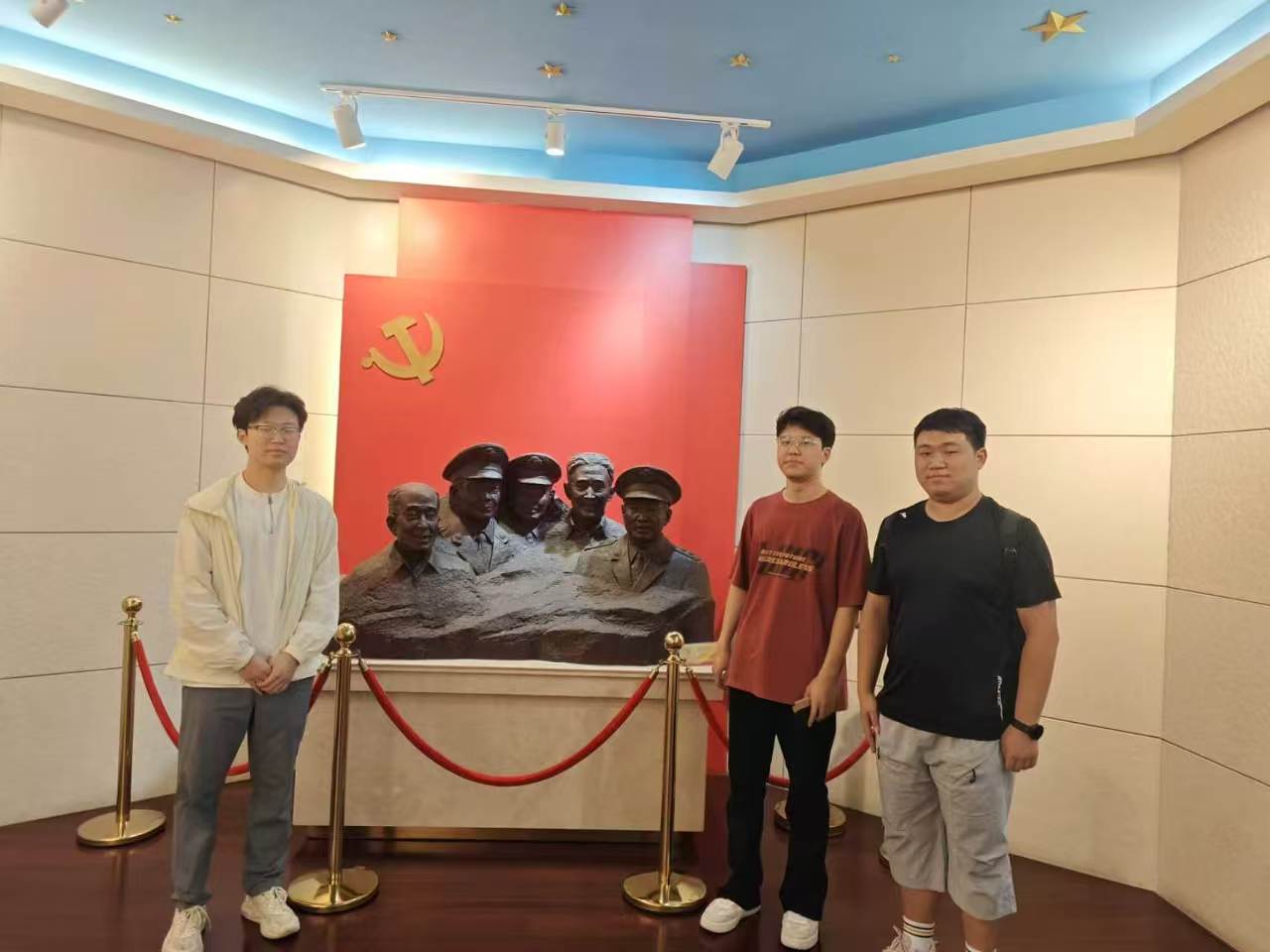 星火映照，紅色記憶在社區深處延續;尋訪足跡，青春之聲于將軍館中回響