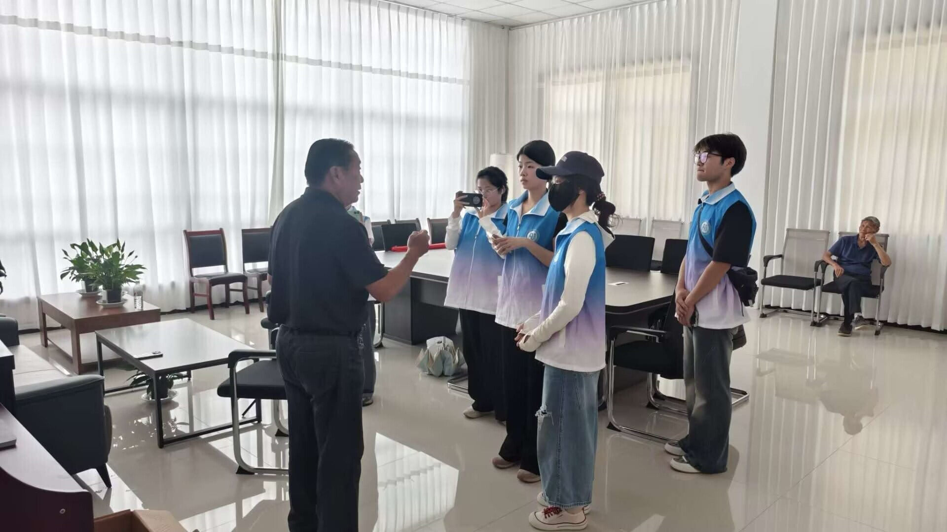 追尋紅色足跡，賡續革命薪火——淮師大人工智能學院實踐團隊赴淮北開展三下鄉紅色研學實踐活動