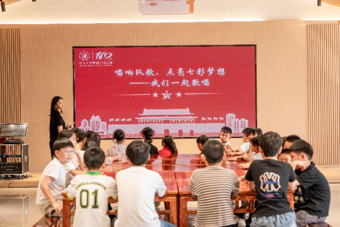 河海學子三下鄉：紅歌嘹亮傳薪火，童心閃耀繼榮光——團隊開展紅色主題音樂課