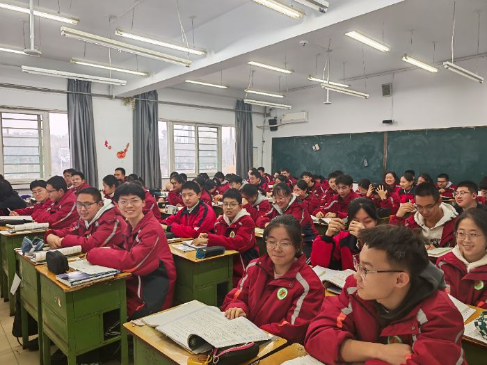 情系學(xué)子傳政策，愛潤青春筑夢行