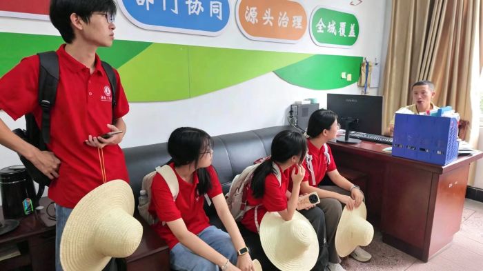 平江油韻共富路徑實(shí)踐團(tuán)入戶走訪察實(shí)情 深耕油茶助振興