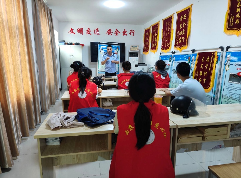 “小網(wǎng)格”托起“大平安”！西農(nóng)大學(xué)生志愿者助力公安織密交通安全網(wǎng)
