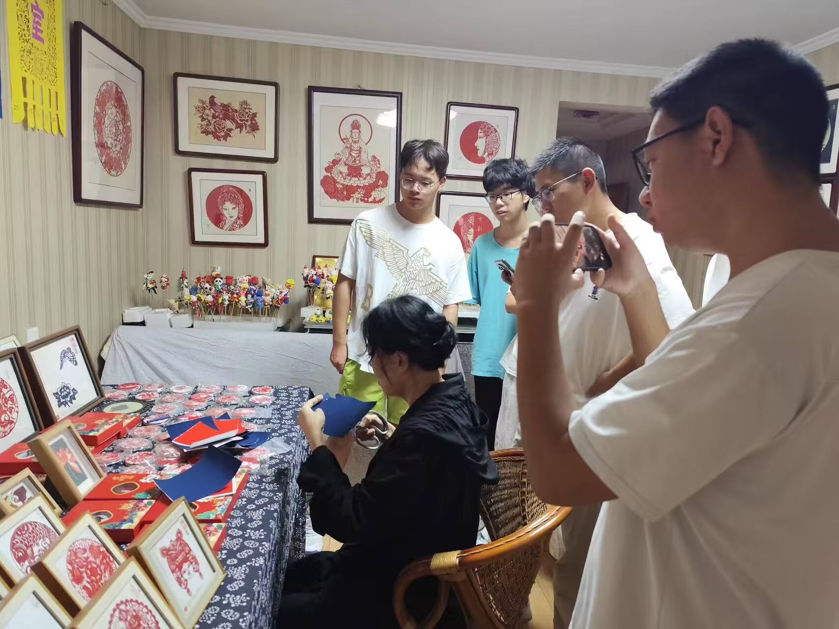 非遺進(jìn)社區(qū) 文化潤(rùn)萬家