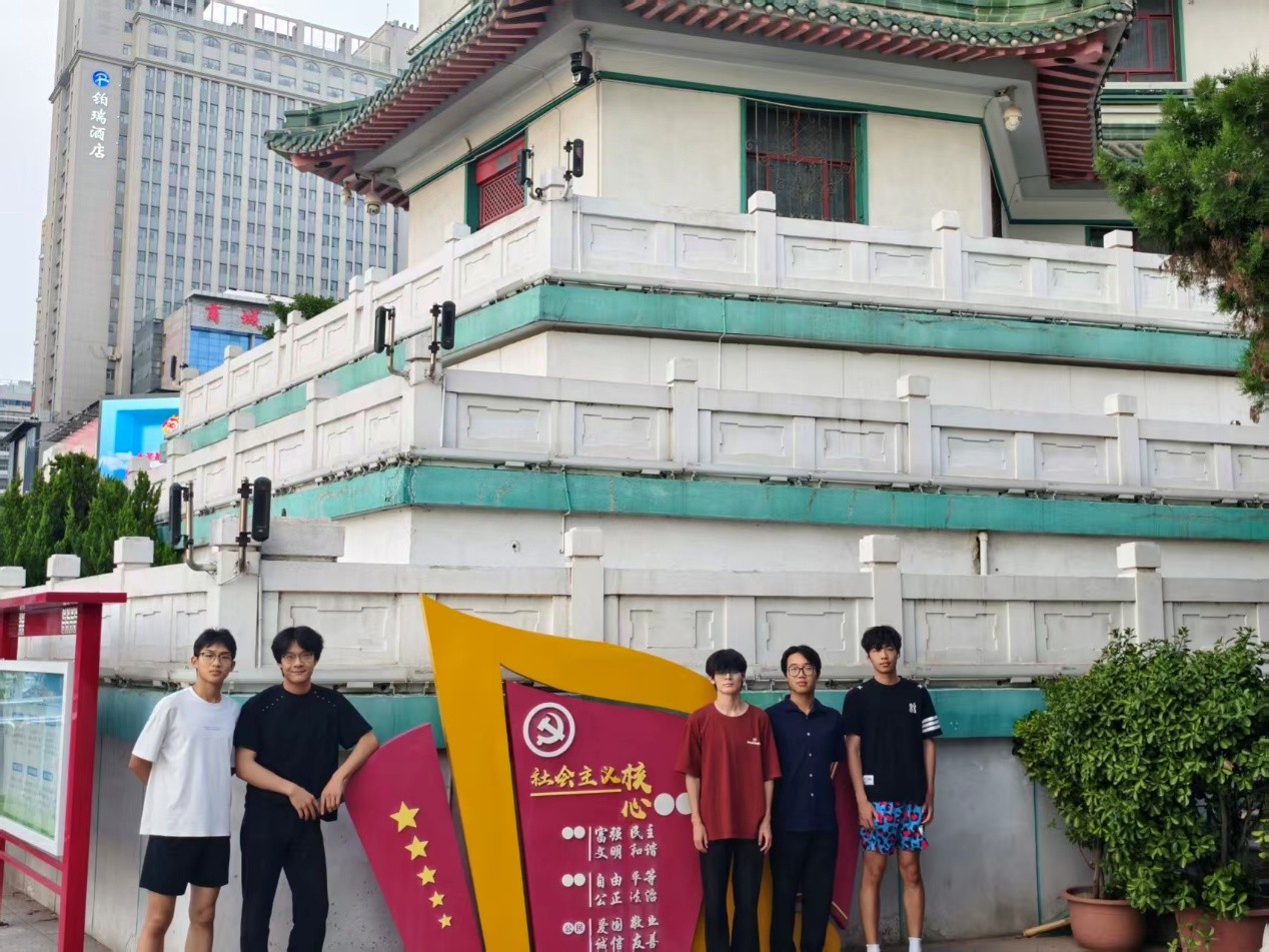 尋訪二七紅色地標調研城市文脈 青年學子開展實地社會三下鄉活動