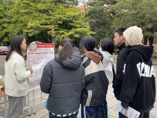 “相約山大·勵志起航”廣東省004隊母?；卦L活動圓滿結束