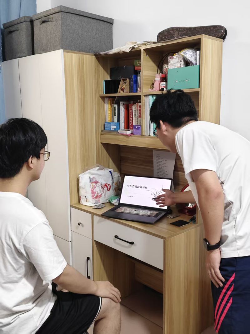 濰水畔行傳政策，青心筑夢暖萬家 ——青島農業大學學子赴安丘歸家疃村開展"學生資助政策進萬家"志愿服務行動