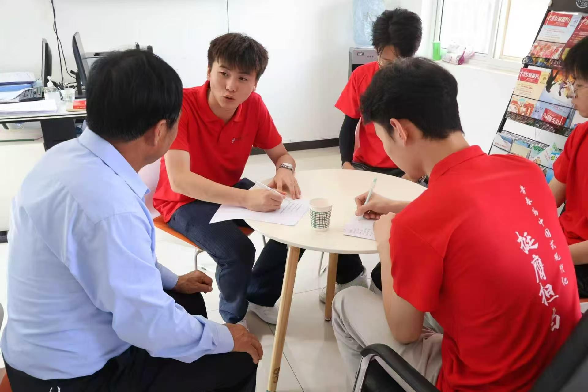 陜西工業(yè)職業(yè)技術(shù)大學(xué)“工翼助農(nóng)”社會(huì)實(shí)踐團(tuán)赴彬州韓家鎮(zhèn)開展無人機(jī)農(nóng)業(yè)應(yīng)用專題調(diào)研
