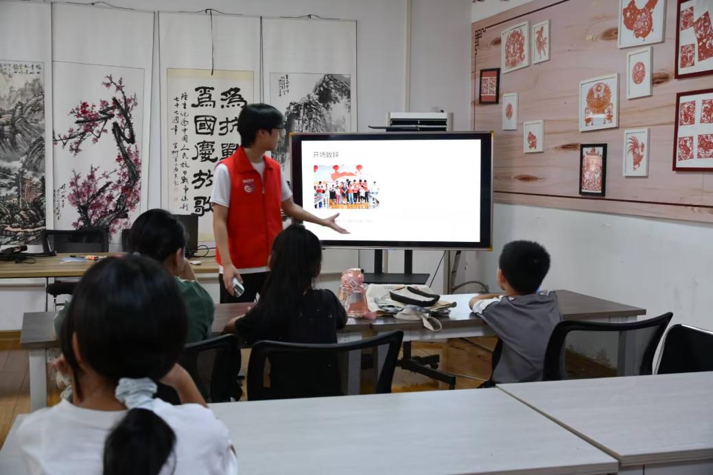 夏韻落幕 童程似錦 —— 商暖童行志愿服務隊圓滿開展七彩假期結班總結活動
