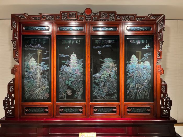 一堂設在大運河畔的思政課：南財學子走進揚州非遺珍寶館對話千年漆藝