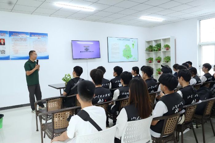 創飛科技實踐團赴廊坊海澤田園區研學實踐