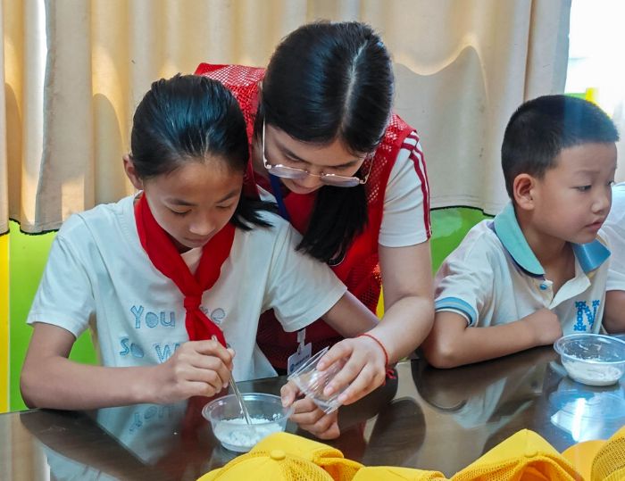 趣味科學進社區 實驗課堂啟童心