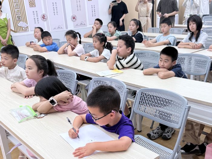 把科學種進夏天，用問答點燃童心——南航“春風化雨，打造和諧社區”團隊溧陽福陽社區實踐記
