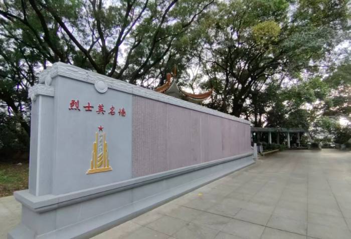 走訪鄭州烈士陵園研學實踐 青年學子追憶英烈賡續紅色星火