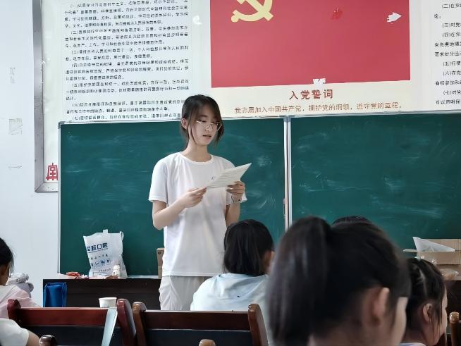 長(zhǎng)安大學(xué) “青行商洛 筑夢(mèng)陳臺(tái)” 暑期社會(huì)實(shí)踐隊(duì)持續(xù)開(kāi)展課堂教學(xué)、反詐科普與助農(nóng)志愿服務(wù)實(shí)踐活動(dòng)
