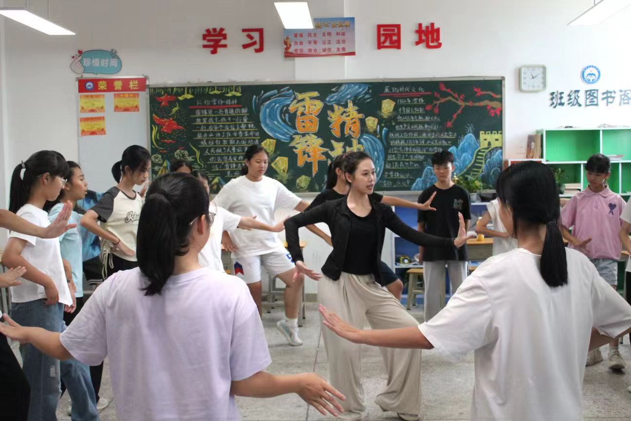 廣東技術師范大學“舞躍獅騰”百千萬工程突擊隊開設多元舞蹈課程：觸動心靈之舞