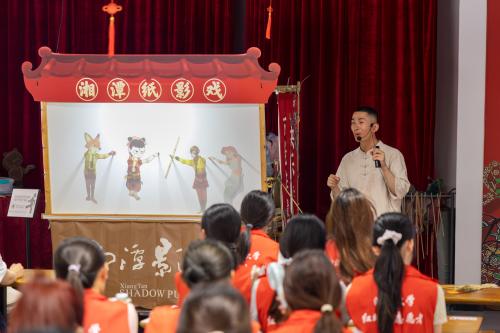 湘大學子窯灣行，紙影非遺礪初心