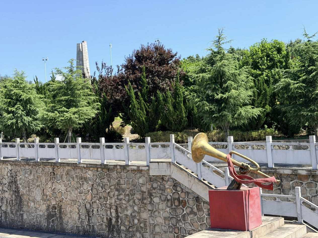 重走長征出發原點 鄭大學子赴何家沖深挖紅二十五軍紅色精神賡續長征紅色基因