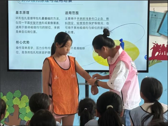 急救科普進鄉村，青春暖護伴童行