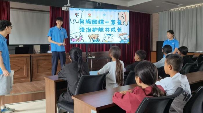 合肥工業(yè)大學(xué)土木與水利工程學(xué)院在新疆開展民族團(tuán)結(jié)普法調(diào)研活動(dòng)