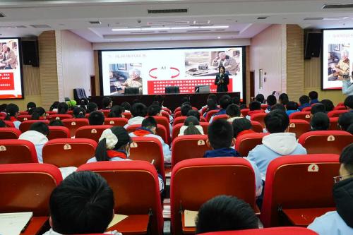 長安大學學生團隊再赴漢濱初中 用AI科技讓紅色基因在青春校園扎根