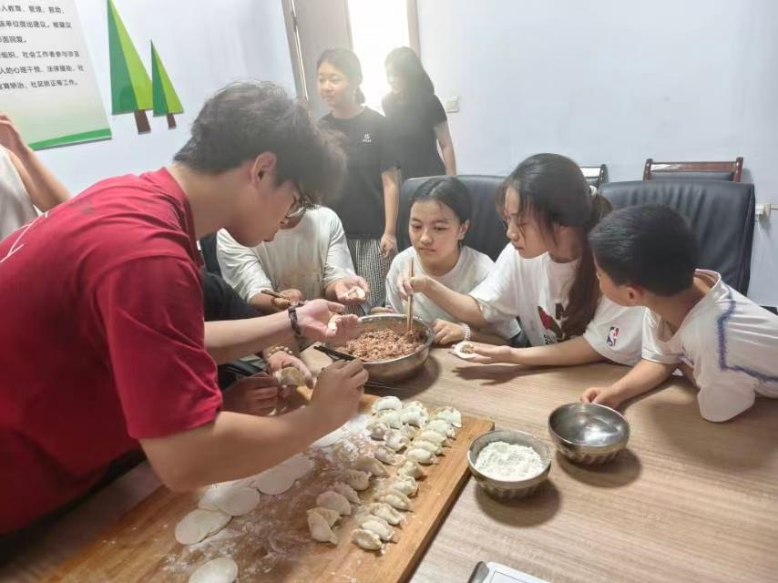 大暑包餃子，情暖平陸