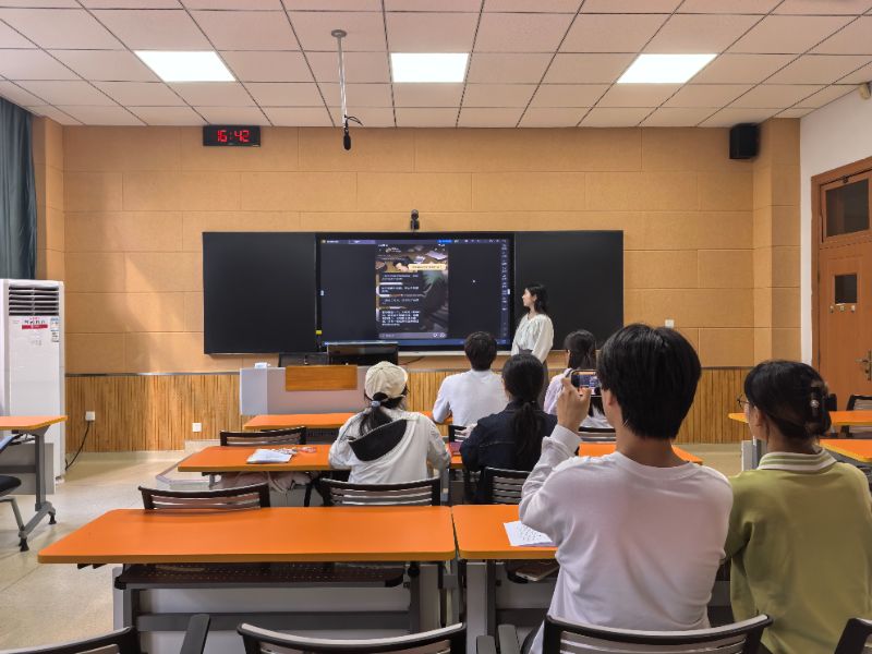 科技之光照亮人文之路：高校探索“AI+文學”教學新范式
