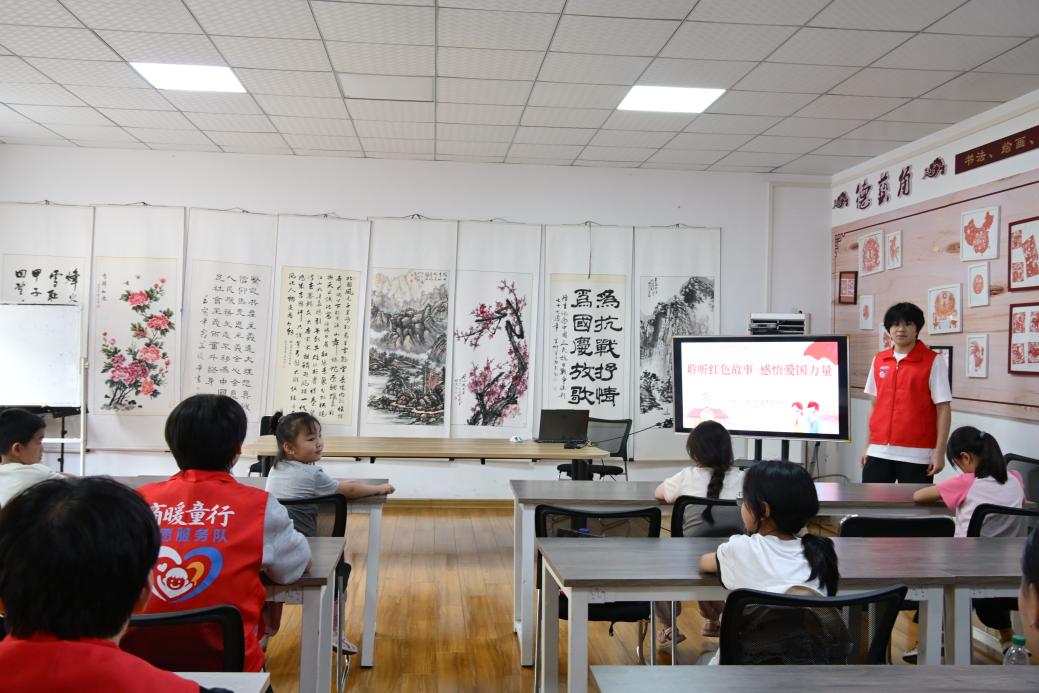 紅旗載志 童心逐光 ——商暖童行志愿服務隊順利開展紅色教育主題活動