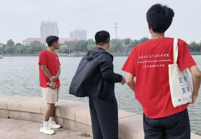 “青襟數維·共護黃河”實踐團赴德州明月湖景區調研黃河流域水系水文情況