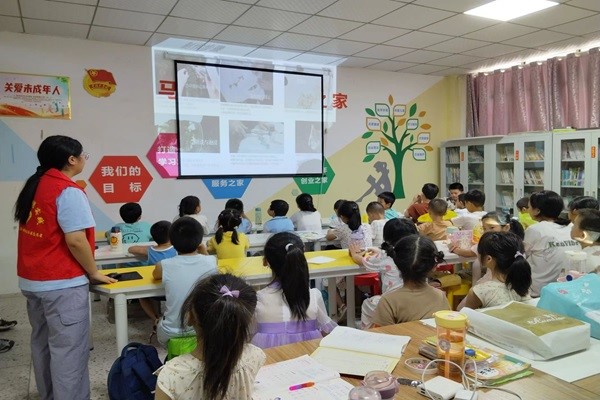 暑期社會實(shí)踐|“錘草印花，敲然而至”——武昌理工學(xué)院青春筑夢通城志愿服務(wù)隊(duì)開展非遺拓染活動