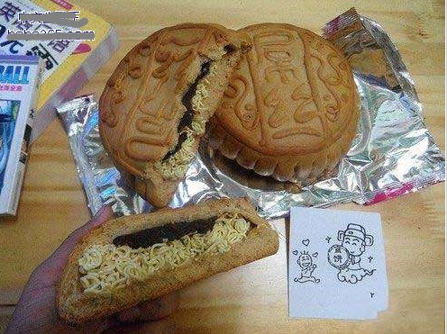 學生今年的中秋月餅，真是夠奇葩的