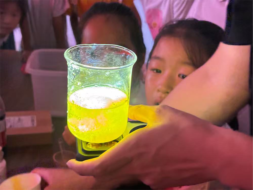青禾再啟探新知，實驗課堂潤童心