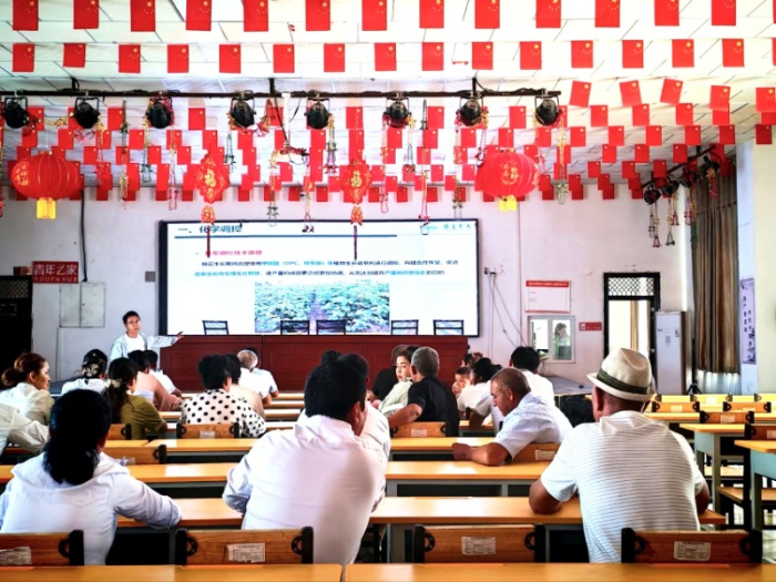塔里木大學(xué)學(xué)子赴柯坪棉鄉(xiāng)開展三下鄉(xiāng)調(diào)研助力棉農(nóng)紓困解難