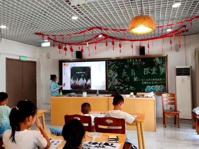 筆墨潤育童心 書法傳承文脈