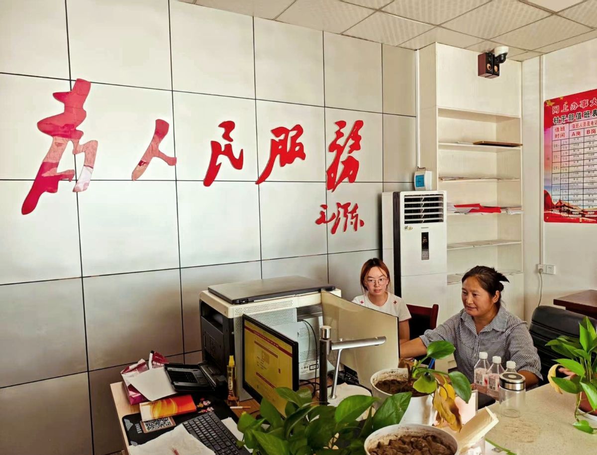 淮師學(xué)子三下鄉(xiāng)：藍(lán)圖繪就店集村，支書細(xì)說振興路