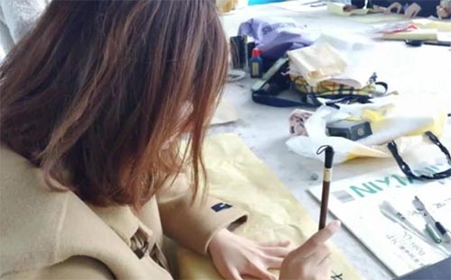 教師教育學院舉辦“方寸布間留春色，植物拓印獻教師”活