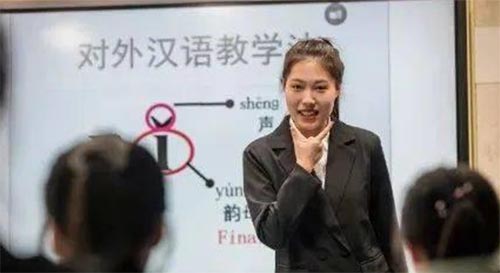 優秀的她通過校企合作項目直通新加坡