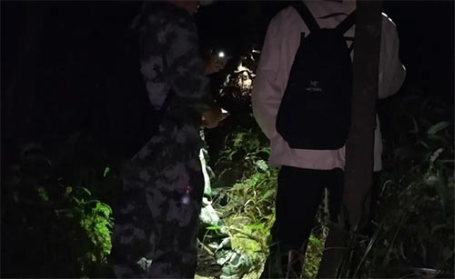 大學生被困鳳凰山，民兵分隊成功營救