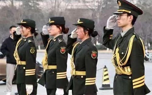 山東理工大學(xué)交通與車輛工程學(xué)院舉行升國旗儀式